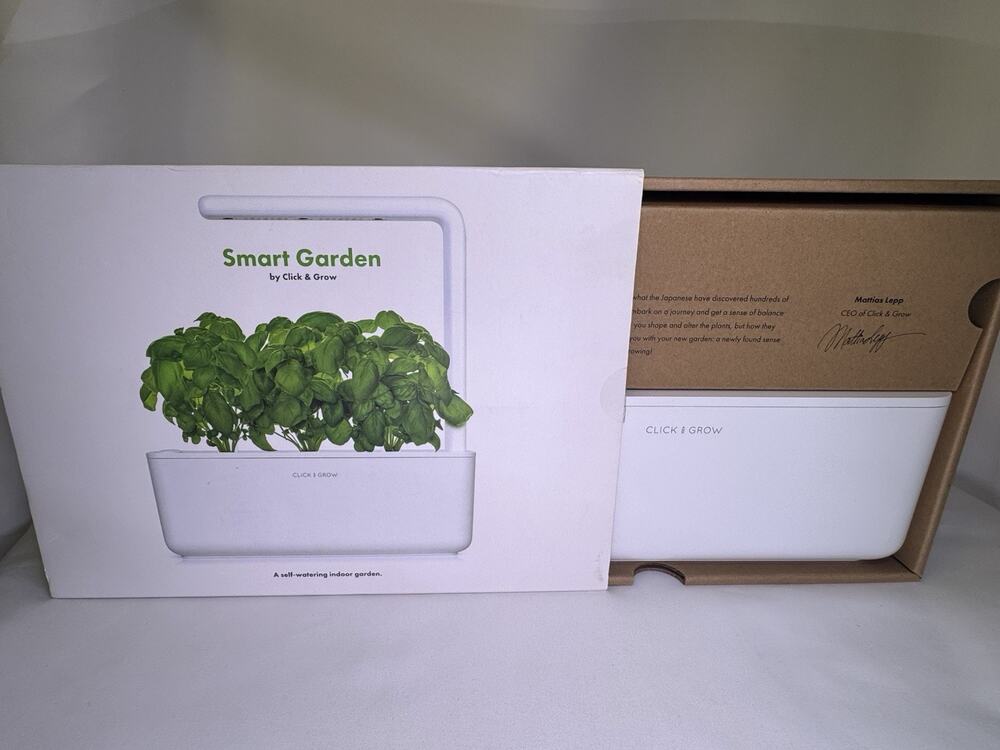 Click & Grow Smart Garden 3 Indoor Hydroponic LED Auto-Water 3-Site 2.6L White